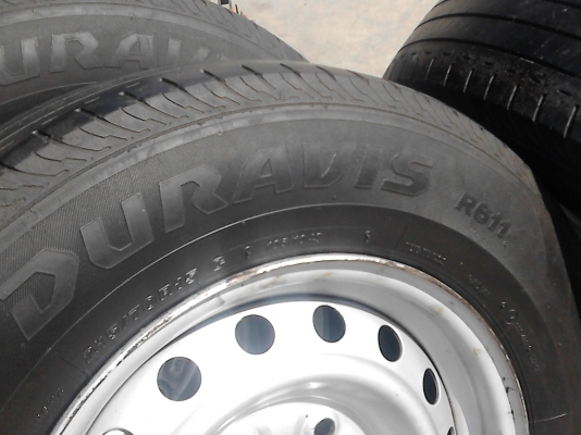 215/70R15 กะทะล้อ ขนาด 6 รู  ขอบ 15 พร้อม ยางBRIDGESTONE มี 4 ล้อ TEL.081-427-3941