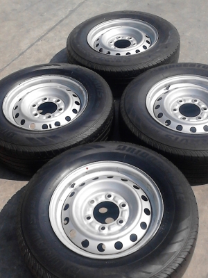 215/70R15 กะทะล้อ ขนาด 6 รู  ขอบ 15 พร้อม ยางBRIDGESTONE มี 4 ล้อ TEL.081-427-3941
