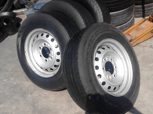 215/70R15 กะทะล้อ ขนาด 6 รู  ขอบ 15 พร้อม ยางBRIDGESTONE มี 4 ล้อ TEL.081-427-3941
