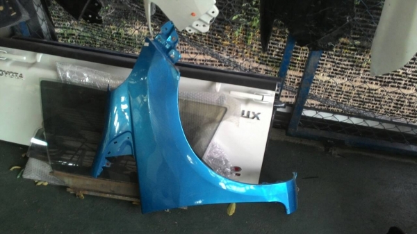 แก้มบังโคลน jazz MC  ของแท้มืสอง ด้านขวา