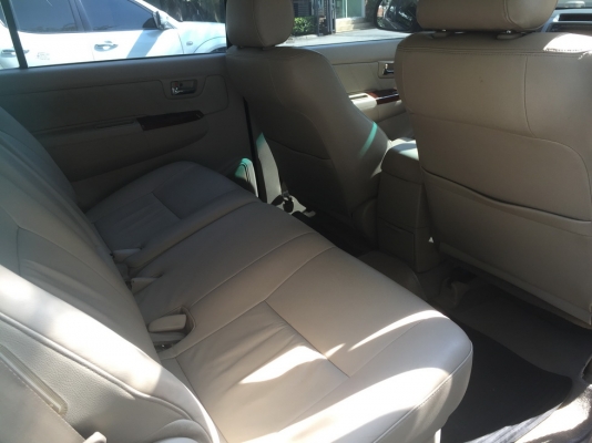 ขาย FORTUNER ปี10 3.0V ออโต้ มือเดียวป้ายแดง