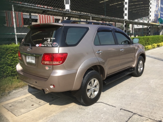 ขาย FORTUNER ปี10 3.0V ออโต้ มือเดียวป้ายแดง