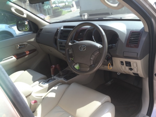 ขาย FORTUNER ปี10 3.0V ออโต้ มือเดียวป้ายแดง