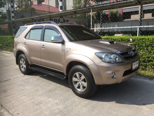 ขาย FORTUNER ปี10 3.0V ออโต้ มือเดียวป้ายแดง