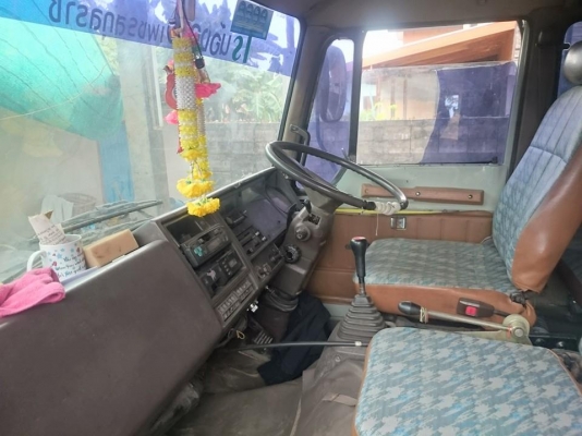 ขาย รถ 6 ล้อใหญ่