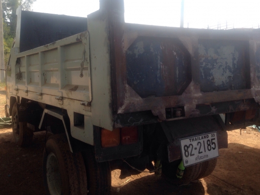 ISUZU ELF 115 HP 4BD1 หกล้อดั๊มพ์ กระบะดั๊มพ์เหล็กบรรทุก 3-4 คิว รถสภาพดีพร้อมใช้งานได้เลยครับ เครื่องแรงดีแห้งดี ภายในเก๋งคอนโซลสวยครบ ช่วงล่างคัชซีไม่ผุไม่บวม เอกสารทะเบียนภาษีครบพร้อมโอน ราคาต่อรองได้ครับ