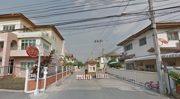 ขายบ้านแฝด ม.ณิชากร ซ.เพชรเกษม 63 บางแค เนื้อที่ 38.8 ตรว