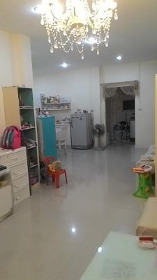 ขายบ้านแฝด ม.ณิชากร ซ.เพชรเกษม 63 บางแค เนื้อที่ 38.8 ตรว