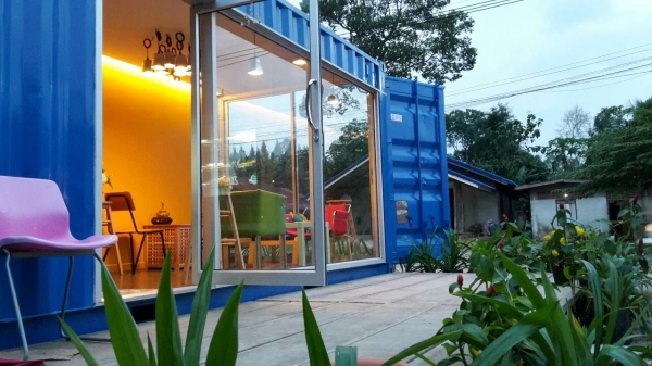 ตู้คอนเทนเนอร์ร้านกาแฟ ขนาด 2.5 x 6 เมตร ตกแต่งสวยๆ ติดต่อ 08-1406-4505