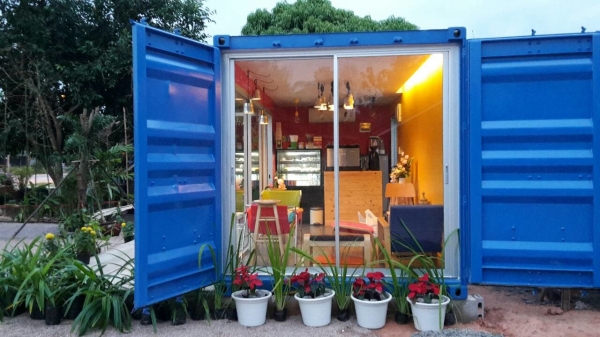 ตู้คอนเทนเนอร์ร้านกาแฟ ขนาด 2.5 x 6 เมตร ตกแต่งสวยๆ ติดต่อ 08-1406-4505