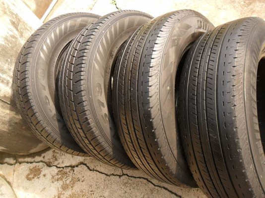 ยางรถกระบะ205-70 R15ดอกหนามาก(4เส้น1,900บ)