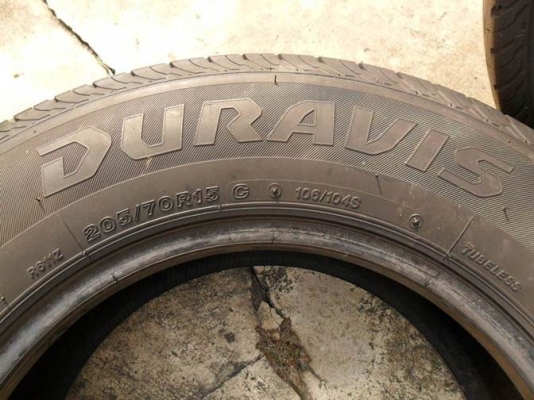 ยางรถกระบะ205-70 R15ดอกหนามาก(4เส้น1,900บ)