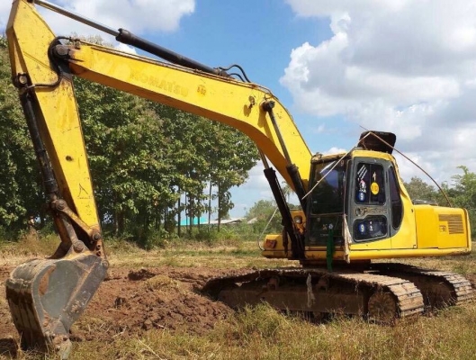 **850,000 บ.ต่อรอง**ขายแบคโฮ KOMATSU PC200-6 CUMMINS เครื่องเดิม ปั้มเดิม ไฟฟ้าครบ 21,4xx ชั่วโมง เครื่องยนต์CUMMINS 6สูบ แน่นๆ แรงดี ปั้มดีแรง ทำงานดี คล่องตัว เร็วดี ไม่โหลด บูมอาร์มสวย ไม่ปะไม่ดาม บุ้งกี๋หนาไม่ผุ เอวดีแน่น ไม่แตกไม่ร้าว ช่วงล่าง70-80\%