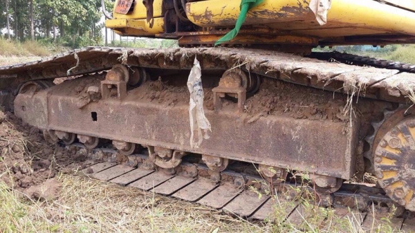 **850,000 บ.ต่อรอง**ขายแบคโฮ KOMATSU PC200-6 CUMMINS เครื่องเดิม ปั้มเดิม ไฟฟ้าครบ 21,4xx ชั่วโมง เครื่องยนต์CUMMINS 6สูบ แน่นๆ แรงดี ปั้มดีแรง ทำงานดี คล่องตัว เร็วดี ไม่โหลด บูมอาร์มสวย ไม่ปะไม่ดาม บุ้งกี๋หนาไม่ผุ เอวดีแน่น ไม่แตกไม่ร้าว ช่วงล่าง70-80\%