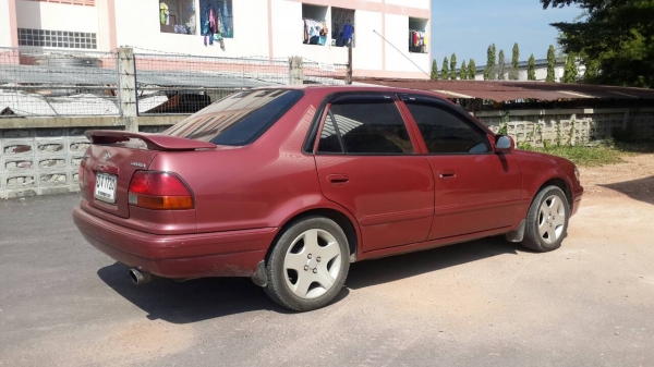 toyota corola ตูดเป็ด (ตอง1) ไม่เคยชนพร้อมใช้จัดไฟแนนซืได้