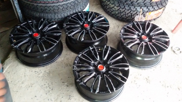 ขายล้อขอบ15 4รู100พร้อมยางชุดละ7500