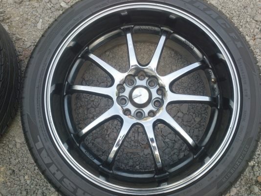 ขายแม็กขอบ18 5รู100,114 8นิ้ว พร้อมยาง225/45R18 ยางสัปดาห์ที่30ปี11  ยางสวยมากนิ่มลึกดอกเต็มใช้งานน้อยไม่แตกลายไม่ร้าวสวยๆ  จำนวน 1  ชุด