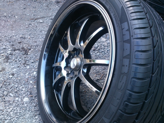 ขายแม็กขอบ18 5รู100,114 8นิ้ว พร้อมยาง225/45R18 ยางสัปดาห์ที่30ปี11  ยางสวยมากนิ่มลึกดอกเต็มใช้งานน้อยไม่แตกลายไม่ร้าวสวยๆ  จำนวน 1  ชุด