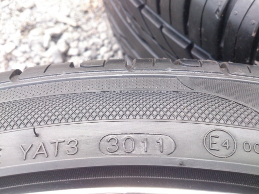 ขายแม็กขอบ18 5รู100,114 8นิ้ว พร้อมยาง225/45R18 ยางสัปดาห์ที่30ปี11  ยางสวยมากนิ่มลึกดอกเต็มใช้งานน้อยไม่แตกลายไม่ร้าวสวยๆ  จำนวน 1  ชุด