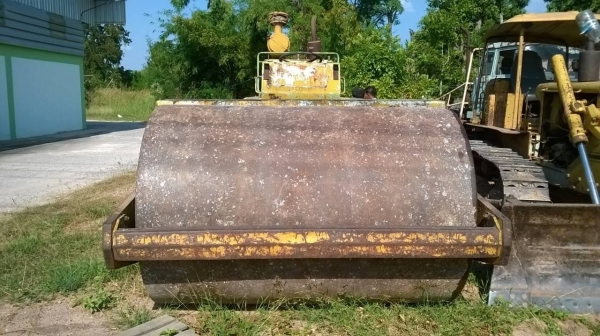 ขายรถบดสั่นสะเทือน เอวอ่อน สภาพใช้งานได้ดี ราคาคุยกันได้ครับ ขายรถบดสั่นสะเทือน เอวอ่อน สภาพใช้งานได้ดี ราคาคุยกันได้ครับ