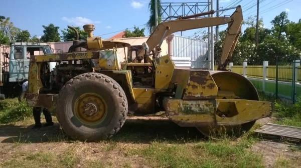 ขายรถบดสั่นสะเทือน เอวอ่อน สภาพใช้งานได้ดี ราคาคุยกันได้ครับ ขายรถบดสั่นสะเทือน เอวอ่อน สภาพใช้งานได้ดี ราคาคุยกันได้ครับ