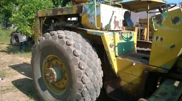 ขายรถบดสั่นสะเทือน เอวอ่อน สภาพใช้งานได้ดี ราคาคุยกันได้ครับ ขายรถบดสั่นสะเทือน เอวอ่อน สภาพใช้งานได้ดี ราคาคุยกันได้ครับ