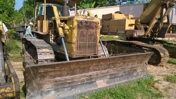 ขายแทรคเตอร์ CAT D6 สภาพสวยเดิมพร้อมใช้งาน เครื่องแน่น ปั้มดี แทรคและโซ่เต็ม ราคาต่อรองได้ ขายแทรคเตอร์ CAT D6 สภาพสวยเดิมพร้อมใช้งาน เครื่องแน่น ปั้มดี แทรคและโซ่เต็ม ราคาต่อรองได้