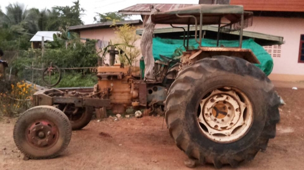 ***ขายแล้วครับขอบคุณ Truck2hand ขายรถไถ1เพลา FORD5000 รุ่น รวงข้าว วางเครื่อง KOMATSU 4D105-75แรง 4สูบ เกียร์เดิม ท้ายเดิม คานหน้า6ล้อ 6น็อต ยางสวย4เส้น รถทำ ตั้งใจทำรถคีบอ้อย ขายให้ปั้นต่อ ตามสภาพ ราคาถูกๆ โนบุ้ค มีสัญญาซื้อขายให้ ราคาต่อรองได้นิดหน่อยเด ***ขายแล้วครับขอบคุณ Truck2hand ขายรถไถ1เพลา FORD5000 รุ่น รวงข้าว วางเครื่อง KOMATSU 4D105-75แรง 4สูบ เกียร์เดิม ท้ายเดิม คานหน้า6ล้อ 6น็อต ยางสวย4เส้น รถทำ ตั้งใจทำรถคีบอ้อย ขายให้ปั้นต่อ ตามสภาพ ราคาถูกๆ โนบุ้ค มีสัญญาซื้อขายให้ ราคาต่อรองได้นิดหน่อยเด