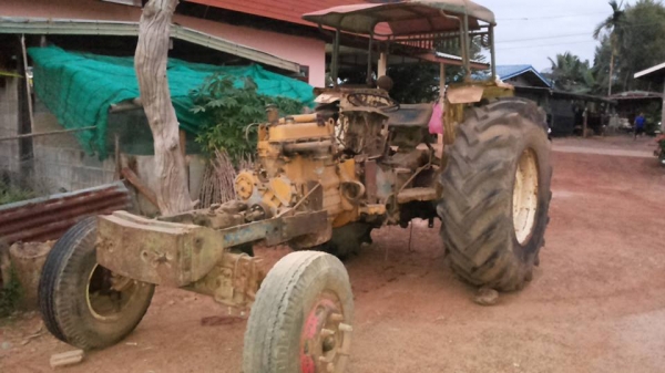 ***ขายแล้วครับขอบคุณ Truck2hand ขายรถไถ1เพลา FORD5000 รุ่น รวงข้าว วางเครื่อง KOMATSU 4D105-75แรง 4สูบ เกียร์เดิม ท้ายเดิม คานหน้า6ล้อ 6น็อต ยางสวย4เส้น รถทำ ตั้งใจทำรถคีบอ้อย ขายให้ปั้นต่อ ตามสภาพ ราคาถูกๆ โนบุ้ค มีสัญญาซื้อขายให้ ราคาต่อรองได้นิดหน่อยเด ***ขายแล้วครับขอบคุณ Truck2hand ขายรถไถ1เพลา FORD5000 รุ่น รวงข้าว วางเครื่อง KOMATSU 4D105-75แรง 4สูบ เกียร์เดิม ท้ายเดิม คานหน้า6ล้อ 6น็อต ยางสวย4เส้น รถทำ ตั้งใจทำรถคีบอ้อย ขายให้ปั้นต่อ ตามสภาพ ราคาถูกๆ โนบุ้ค มีสัญญาซื้อขายให้ ราคาต่อรองได้นิดหน่อยเด