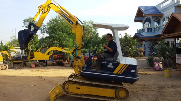 ขายรถขุด KOMATSU PC20รุ่น5เก่านอกแท้ญี่ปุ่นมีเอกสารแจ้งจำหน่ายอินวอยพร้อมจดไม่เคยใช้งานในไทยครับ