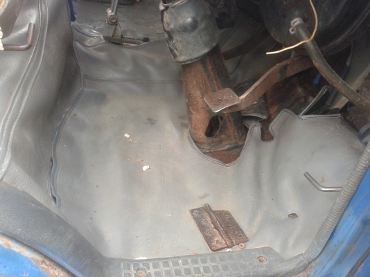 รถบรรทุก 6 ล้อดัมพ์ ยี่ห้อ TOYOTA  DYNA 350    115  แรงม้า..สามารถชมสภาพรถและทดลองขับได้และราคายังสามารถต่อรองได้อีกครับ