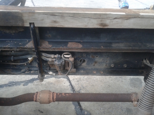 รถบรรทุก 6 ล้อดัมพ์ ยี่ห้อ TOYOTA  DYNA 350    115  แรงม้า..สามารถชมสภาพรถและทดลองขับได้และราคายังสามารถต่อรองได้อีกครับ