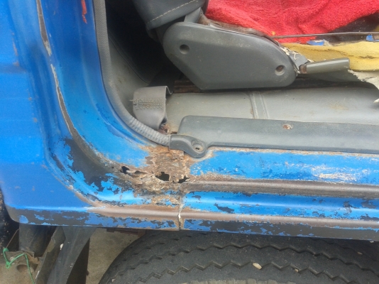 รถบรรทุก 6 ล้อดัมพ์ ยี่ห้อ TOYOTA  DYNA 350    115  แรงม้า..สามารถชมสภาพรถและทดลองขับได้และราคายังสามารถต่อรองได้อีกครับ