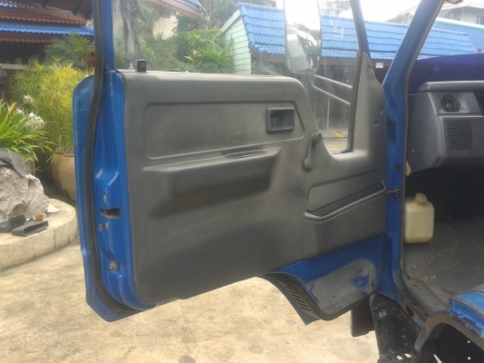 รถบรรทุก 6 ล้อดัมพ์ ยี่ห้อ TOYOTA  DYNA 350    115  แรงม้า..สามารถชมสภาพรถและทดลองขับได้และราคายังสามารถต่อรองได้อีกครับ