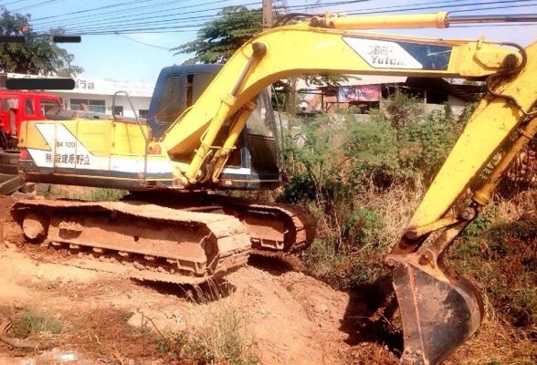 **739,000 บ.ต่อรอง**ขายแบคโฮ KOBELCO MARK-3 SK100 Yutani แท้ S.No.YW-0523 เครื่องเดิม ปั้มเดิม ไฟฟ้าครับ เครื่องดีแน่น ปั้มดีแรง ทำงานดีคล่องตัว ไม่โหลด บูมอาร์มสวยไม่มีปะ บุ้งกี๋หนา เอวดีแน่น ไม่แตกไม่ร้าว ช่วงล่าง80\% โซ่ดีหนา แทร็กครบ เฟรมหนาไม่ผุ โรลเล