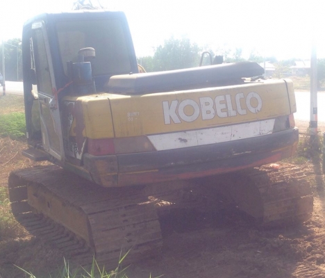 **739,000 บ.ต่อรอง**ขายแบคโฮ KOBELCO MARK-3 SK100 Yutani แท้ S.No.YW-0523 เครื่องเดิม ปั้มเดิม ไฟฟ้าครับ เครื่องดีแน่น ปั้มดีแรง ทำงานดีคล่องตัว ไม่โหลด บูมอาร์มสวยไม่มีปะ บุ้งกี๋หนา เอวดีแน่น ไม่แตกไม่ร้าว ช่วงล่าง80\% โซ่ดีหนา แทร็กครบ เฟรมหนาไม่ผุ โรลเล