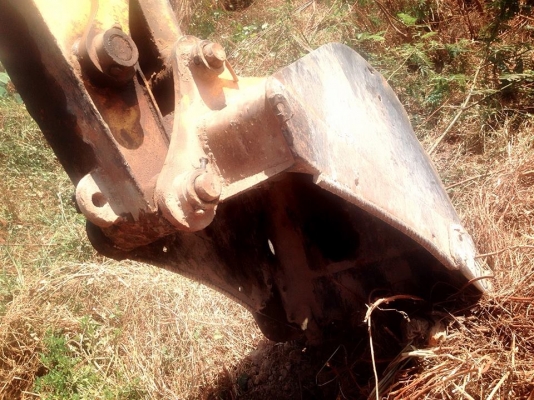 **739,000 บ.ต่อรอง**ขายแบคโฮ KOBELCO MARK-3 SK100 Yutani แท้ S.No.YW-0523 เครื่องเดิม ปั้มเดิม ไฟฟ้าครับ เครื่องดีแน่น ปั้มดีแรง ทำงานดีคล่องตัว ไม่โหลด บูมอาร์มสวยไม่มีปะ บุ้งกี๋หนา เอวดีแน่น ไม่แตกไม่ร้าว ช่วงล่าง80\% โซ่ดีหนา แทร็กครบ เฟรมหนาไม่ผุ โรลเล