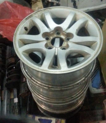 ล้อเดิม Tiger D4D ขอบ 15ล้อ สีเดิมตามสภาพ ไม่คดไม่ดุ้ง มีฝาปิดดุมกลาง ให้ 2อัน ล้อเดิม Tiger D4D ขอบ 15ล้อ สีเดิมตามสภาพ ไม่คดไม่ดุ้ง มีฝาปิดดุมกลาง ให้ 2อัน