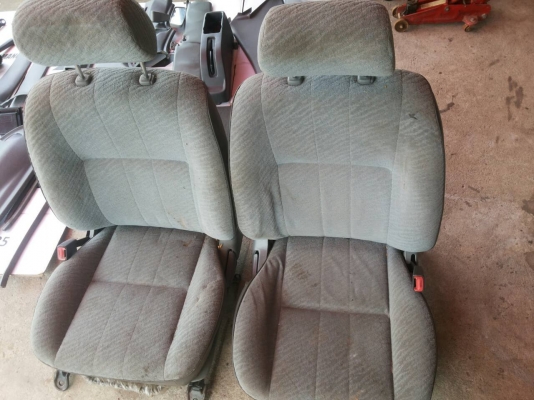 เบาะคู่หน้าเดิม SOLUNA มุมส้ม