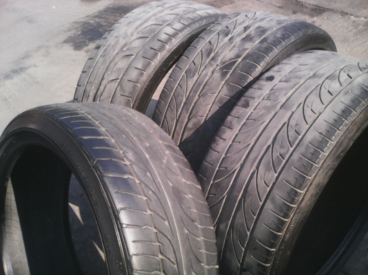 205/40R17 BRIDGESTONE และ DUNLOP   มี 4 เส้น TEL.081-427-3941