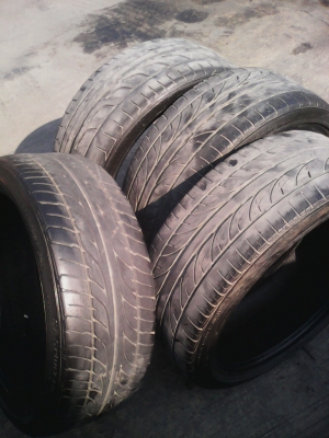 205/40R17 BRIDGESTONE และ DUNLOP   มี 4 เส้น TEL.081-427-3941