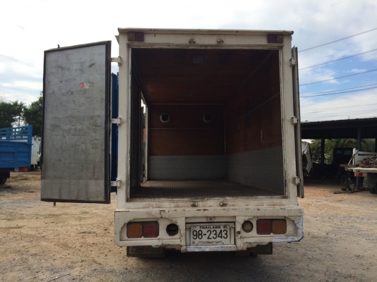 TOYOTA 6 ล้อ 115 แรง มีตู้พร้อม