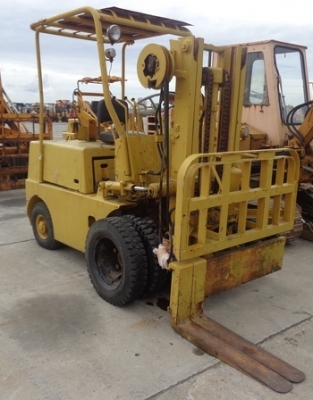 ขาย Forklift Komatsu FD25-6 พร้อมใช้งาน ขาย Forklift Komatsu FD25-6 พร้อมใช้งาน