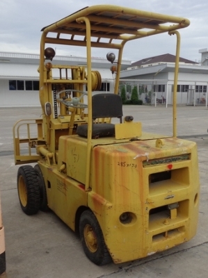 ขาย Forklift Komatsu FD25-6 พร้อมใช้งาน ขาย Forklift Komatsu FD25-6 พร้อมใช้งาน