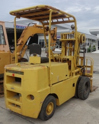 ขาย Forklift Komatsu FD25-6 พร้อมใช้งาน ขาย Forklift Komatsu FD25-6 พร้อมใช้งาน