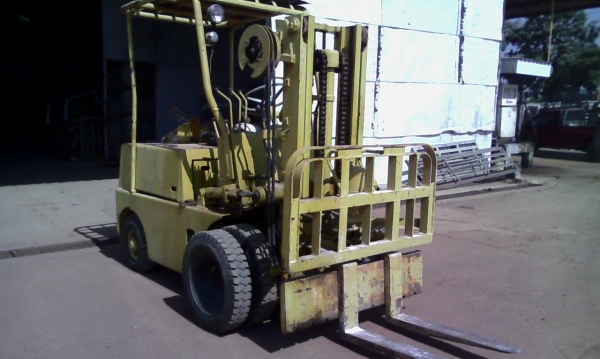 ขาย Forklift Komatsu FD25-6 พร้อมใช้งาน ขาย Forklift Komatsu FD25-6 พร้อมใช้งาน