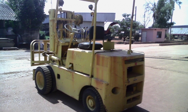 ขาย Forklift Komatsu FD25-6 พร้อมใช้งาน ขาย Forklift Komatsu FD25-6 พร้อมใช้งาน