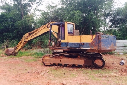 ขายครับ PC200-3 มีลลายหัวเจาะราคาถูกๆๆ ครับ โทร 088-4501277