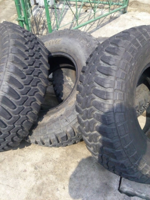 ขายยาง DEESTONE ปี13 สัปดาที่43 เบอร์ 285-75-16ดอกเต็มๆ ราคา 10000 ของอยู่ บางบอน 089-1656554