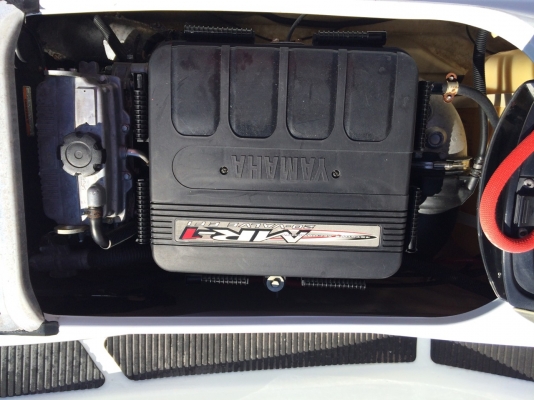 เรือเจ็ตสกี YAMAHA FX140 ปี02 สภาพเดิมๆจากรัฐฟลอริดา นำเข้าจากสหรัฐอเมริกา สนใจคุยรายละเอียดก่อนได้ครับ เรือถึงไทยแล้ว สภาพสวยทุกลำ